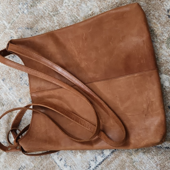 Raven + Lily Leather Shoulder Bag - Picture 8 of 10